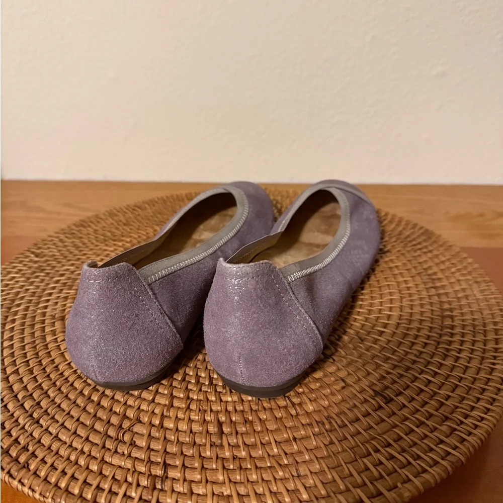 Vionic Lavender Shimmer Ballet Flats‎